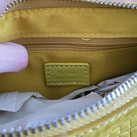 NWT Yellow purse - Picture 3 of 3